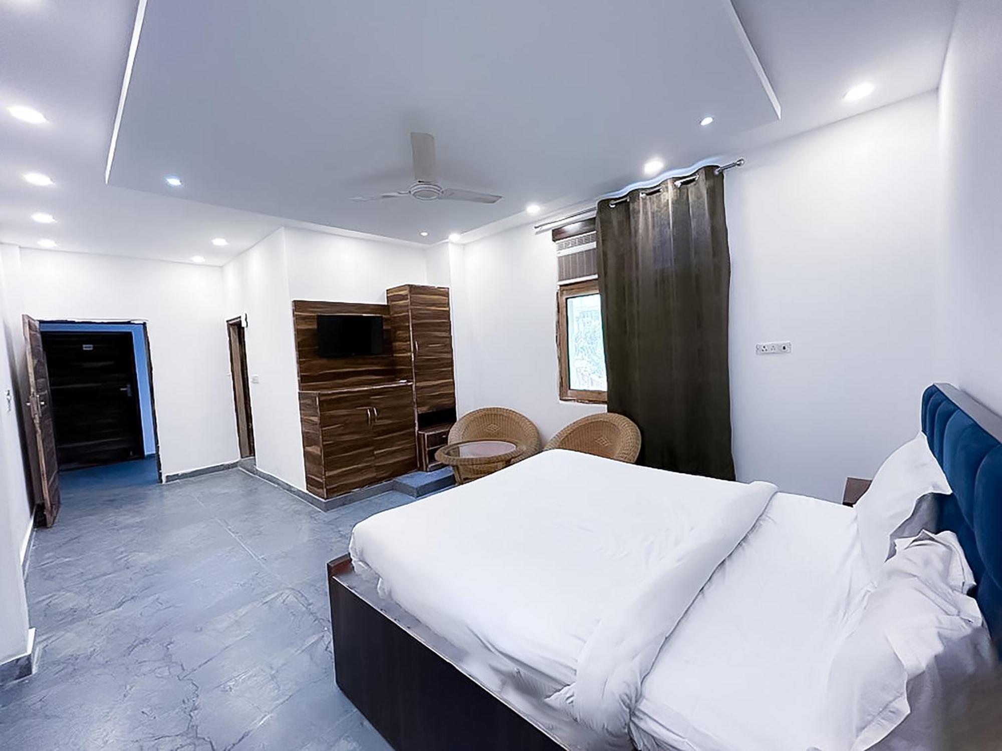 Hotel Js Garden - Near Jaypee Hospital Noida Exteriör bild