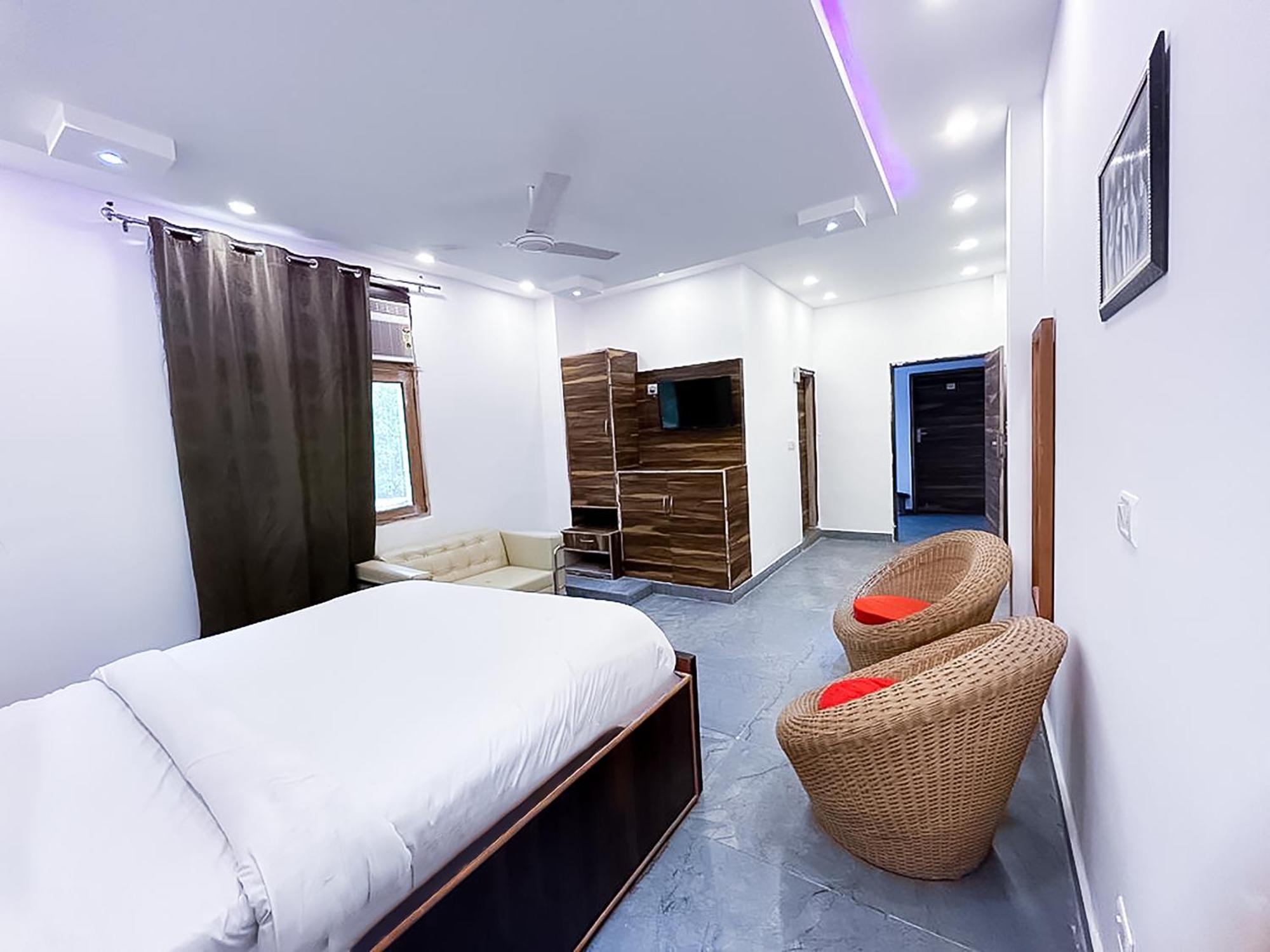 Hotel Js Garden - Near Jaypee Hospital Noida Exteriör bild