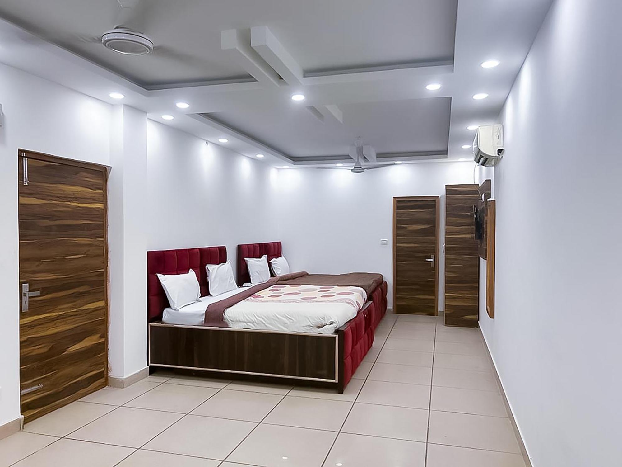 Hotel Js Garden - Near Jaypee Hospital Noida Exteriör bild